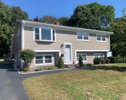 34 Mayflower Ave, Middleboro