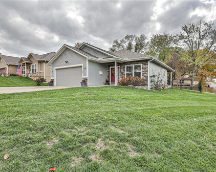 1806 SW McArthur Street, Blue Springs