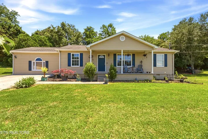 Front exterior of 331 Teresa Ann Drive in Seymour, Tennessee