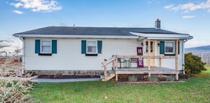 23 Clover Hill Rd, Newburg