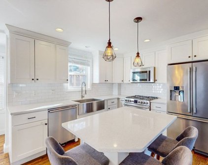 8 Samoset Rd, Dedham