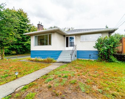 8290 18th Avenue, Burnaby