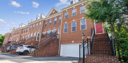 2466 Silk Ct, Herndon