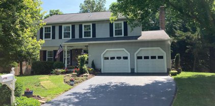 110 Sue Ann Ct, Sterling