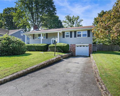 18 Rock Ridge Drive, Rye