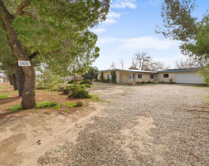 1826 W Avenue L8, Lancaster