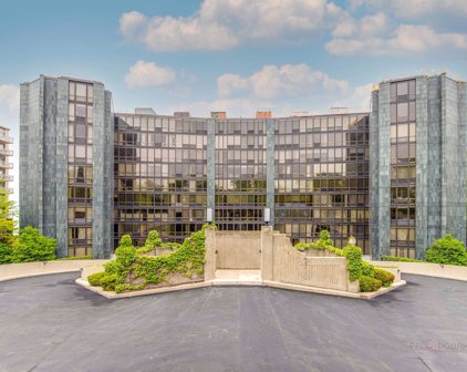 1420 Sheridan Road Unit #6F, Wilmette