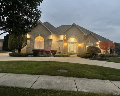 39497 VINNIE, Clinton Twp