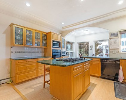 715 Edgar Avenue, Coquitlam