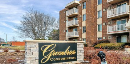 2423 N Kennicott Drive Unit #4A, Arlington Heights