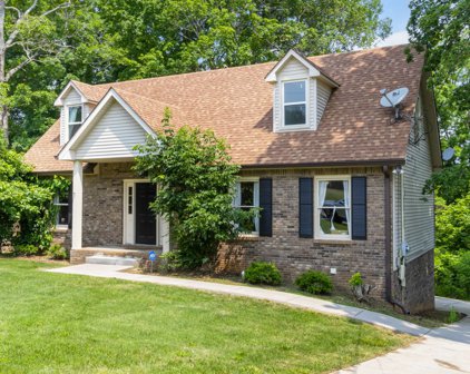 121 Whitehall Dr, Clarksville
