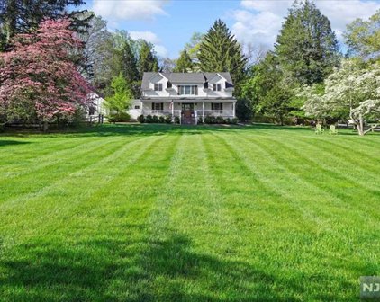 20 Weiss Road, Upper Saddle River
