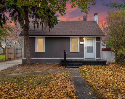 8661 DODGE, Warren