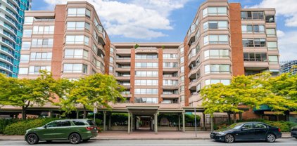 15111 Russell Avenue Unit 101, White Rock
