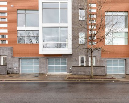 710 Strickland Dr, Nashville