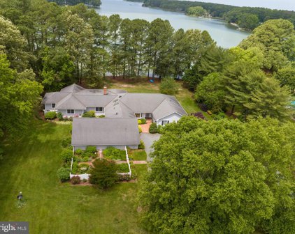 5560 Heron Point Rd, Royal Oak