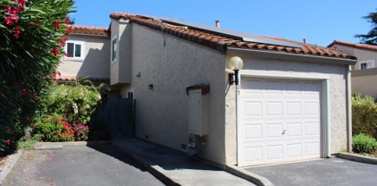 125 Mission DR, East Palo Alto