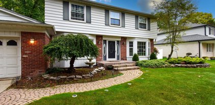 20053 S RIVERHILL, Clinton Twp