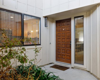 16 Buttercup LN, San Carlos