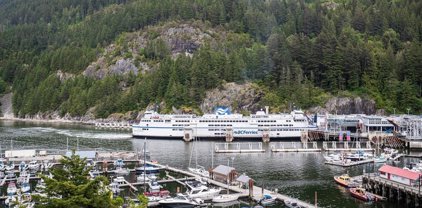 6707 Nelson Avenue Unit 705, West Vancouver