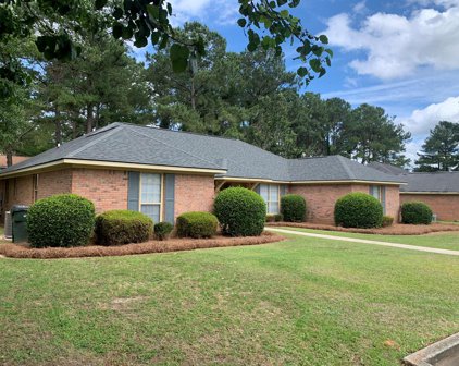112 Henrietta, Leesburg