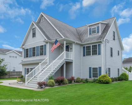 141 Lake Avenue, Manasquan