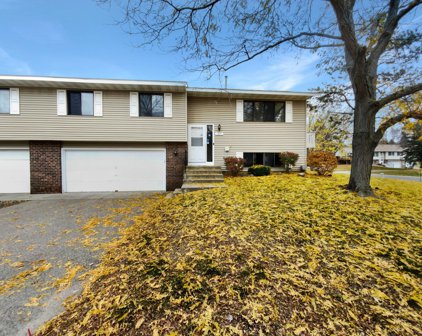 4611 Penkwe Way, Eagan