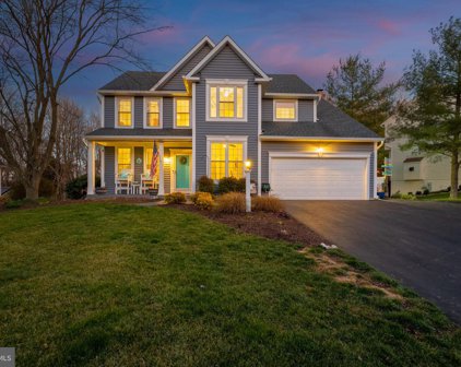 816 Caren Dr, Sykesville