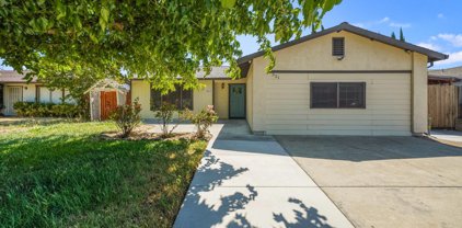 321 Colonial Circle, Vacaville