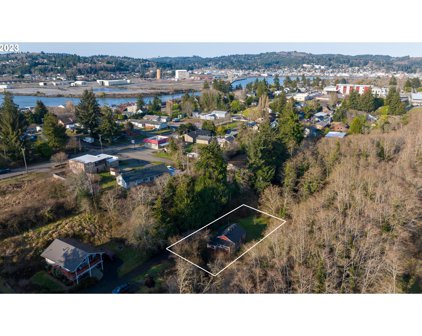 335 7TH AVE, Coos Bay