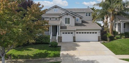 381 Roundhill Dr, Brentwood