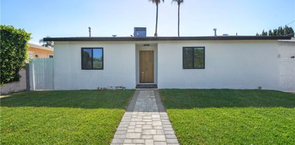 7748 Coldwater Canyon Avenue, North Hollywood