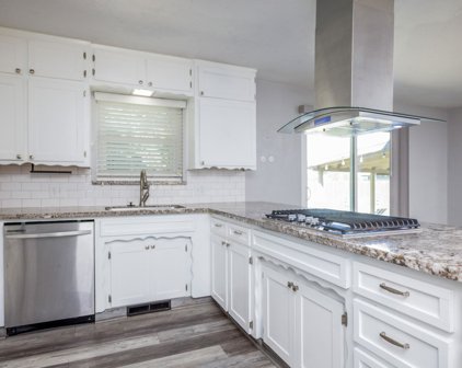 1465 N Williams Street, Tulare