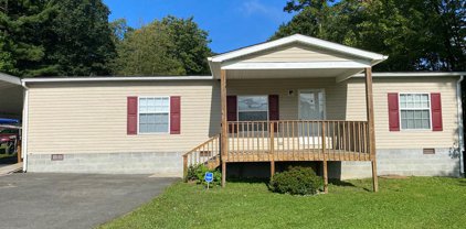 1001 Dry Hill Road, Beckley