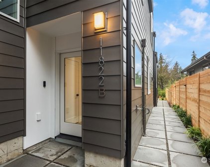 11822 31st Place NE Unit #B, Seattle