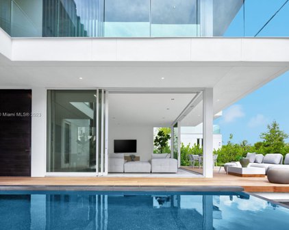 810 W 47th Ct - The Ritz Carlton Residences, Miami Beach