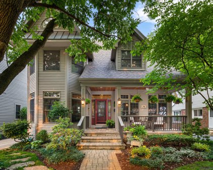 30 S Julian Street, Naperville