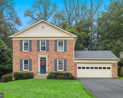 9597 Burnt Oak Dr, Fairfax Station