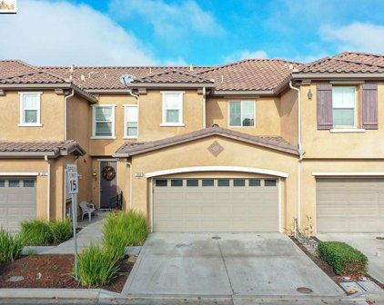 253 Washington Dr, Brentwood