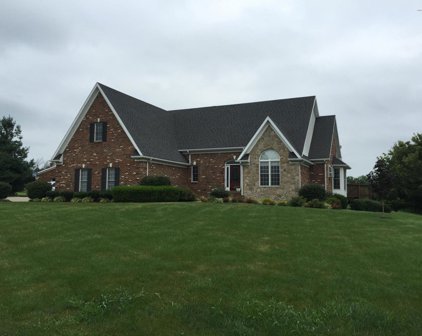 860 Geoghegan Rd, Shelbyville