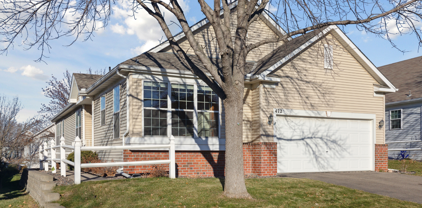 472 Meadowood Lane, Burnsville
