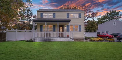 247 Eastwood Boulevard, Centereach