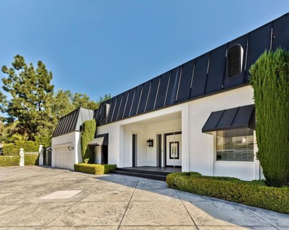 1126  Chantilly Rd, Los Angeles