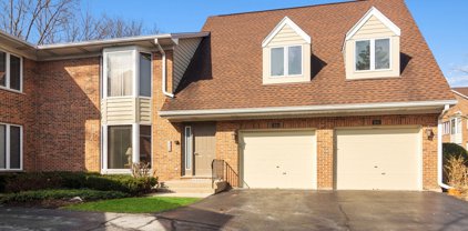 1642 N Douglas Court, Arlington Heights