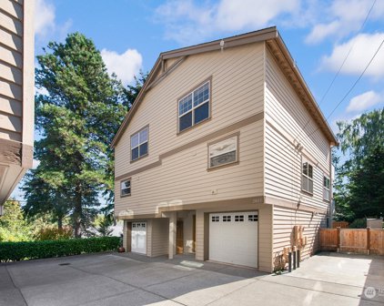 2003 NE 85th Street, Seattle