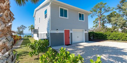 568 S Mccall Road, Englewood