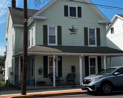 86 N Main St, Spring Grove