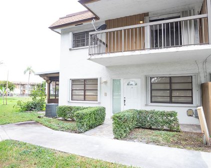 6896 Nw 169th St Unit #121G, Hialeah