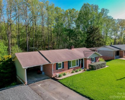 515 Westside  Drive, Newton