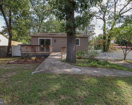819 Pasadena Ave, Severna Park
